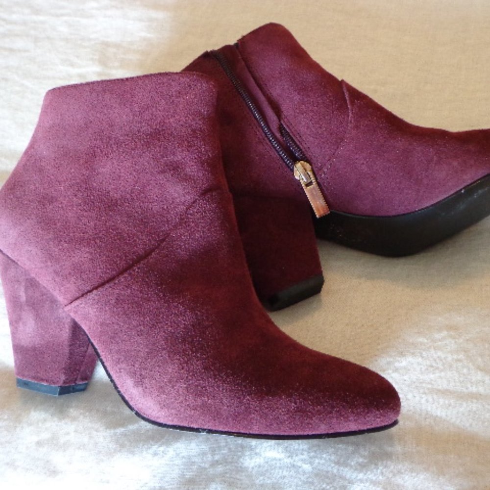 Anthropologie Dolce Vita Gila Booties 6M Suede Zip